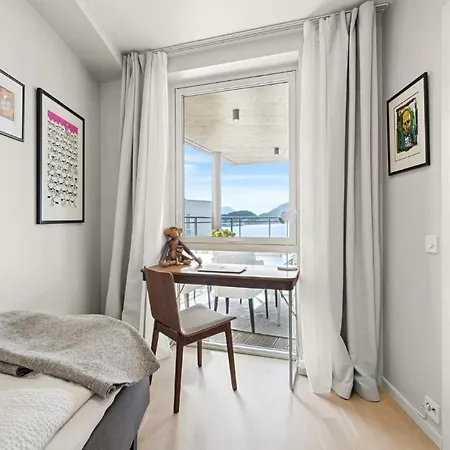 Ny Sentrumsnaer I Apartment *